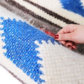 Covor traditional tesut manual din Bucovina - 240 cm x 160 cm