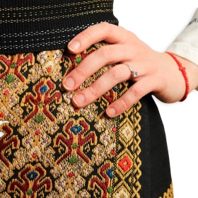 Catrinta / Fota tesuta manual la razboi