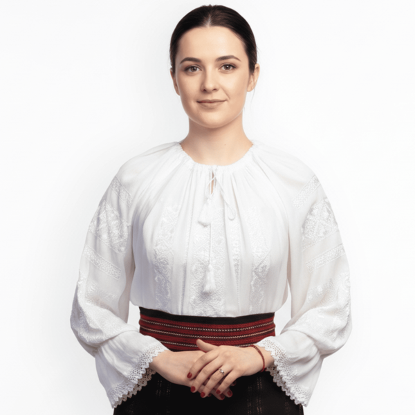 Ie traditionala alba