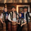 Sedinte Foto in Costume Traditionale pentru Familii, in Bucovina