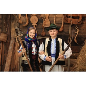 Sedinte Foto in Costume Traditionale pentru Copii, in Bucovina